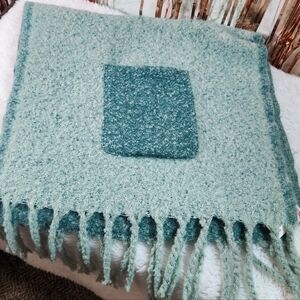 Madison 88 Super Soft Fringed Wrap